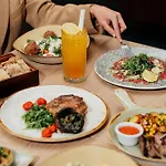 فندق كورتيارد باي ماريوت مطار