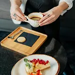 فندق كورتيارد باي ماريوت مطار