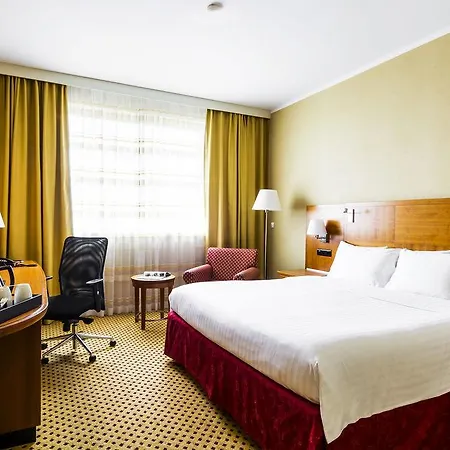 Courtyard By Marriott Airport 4* Prague
