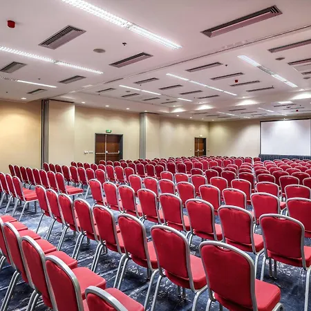 Courtyard By Marriott Airport Prague
