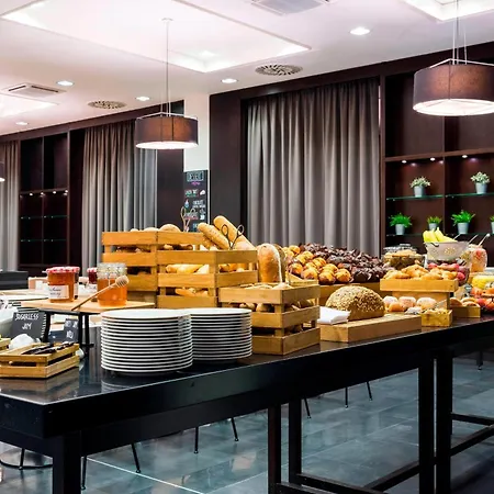 Szálloda Courtyard By Marriott Airport 4*