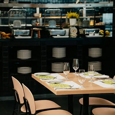 Courtyard By Marriott Airport 4*