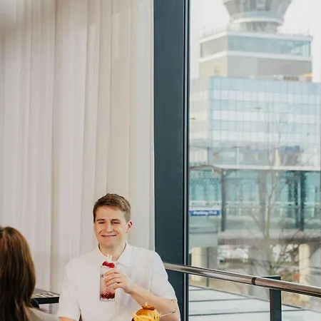 Courtyard By Marriott Airport Hotel Prague