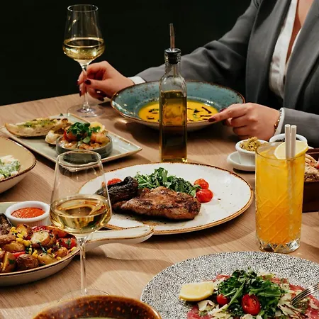 코트야드 바이 메리어트 에어포트 호텔 4*