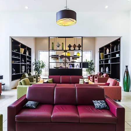 كورتيارد باي ماريوت مطار 4*