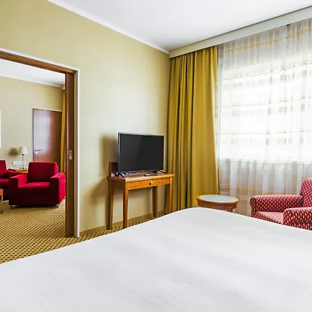 Courtyard By Marriott Airport 4*