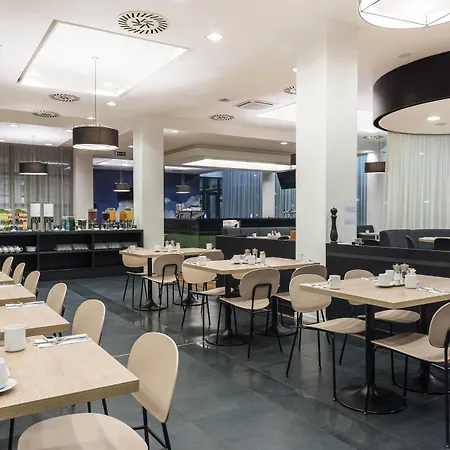 Hotel Courtyard By Marriott Airport 4*