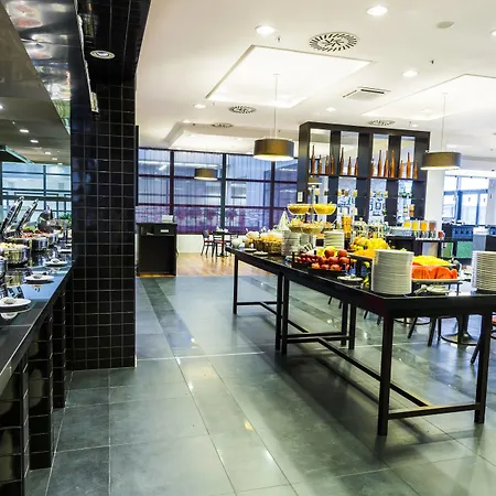 Hotel Courtyard By Marriott Airport 4*