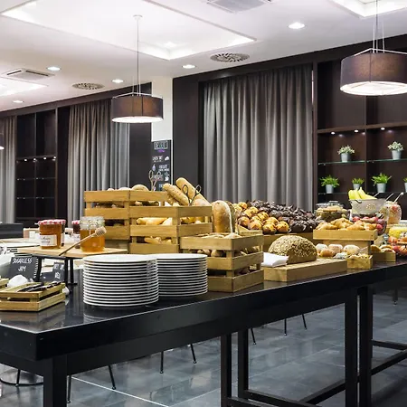 호텔 코트야드 바이 메리어트 에어포트 프라하