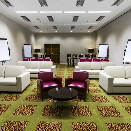 Hotel Courtyard By Marriott Airport Prag