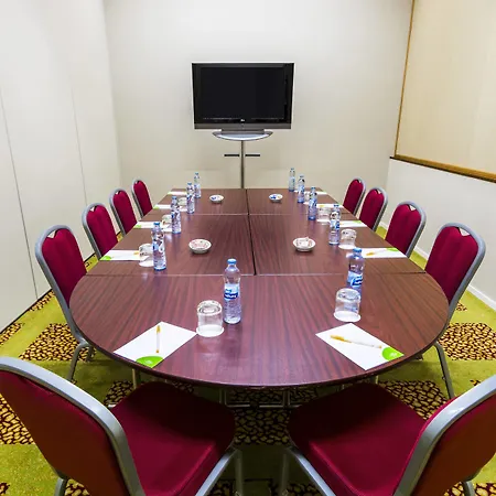 Courtyard By Marriott Airport Hotel 4*