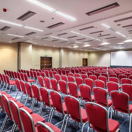 Hotel Courtyard By Marriott Airport