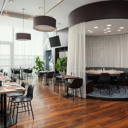 Courtyard By Marriott Airport 4* Πράγα