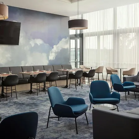 Courtyard By Marriott Airport 4*