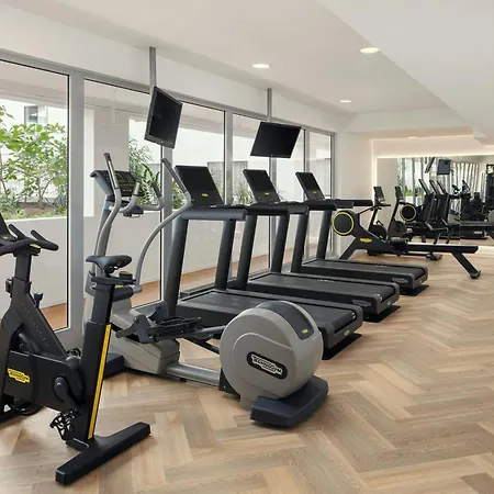 Courtyard By Marriott Airport Ξενοδοχείο