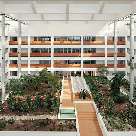 Hotel Courtyard By Marriott Airport Praha