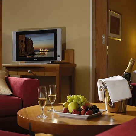 Szálloda Courtyard By Marriott Airport Prága