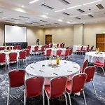 Courtyard By Marriott Airport Praag