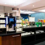 Courtyard By Marriott Airport