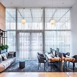 Courtyard By Marriott Airport Hotel Praag