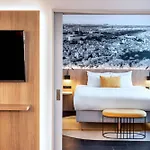 Hotel Courtyard By Marriott Airport