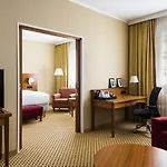 Courtyard By Marriott Airport 4* Praag