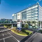 Courtyard By Marriott Airport 4* Praag