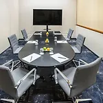 Courtyard By Marriott Airport Praag