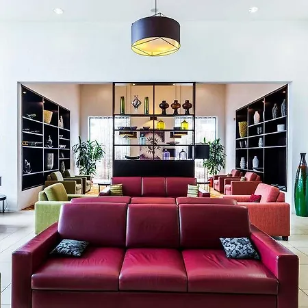 Courtyard By Marriott Airport Prague