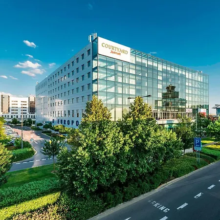 Courtyard By Marriott Airport 4* Praag