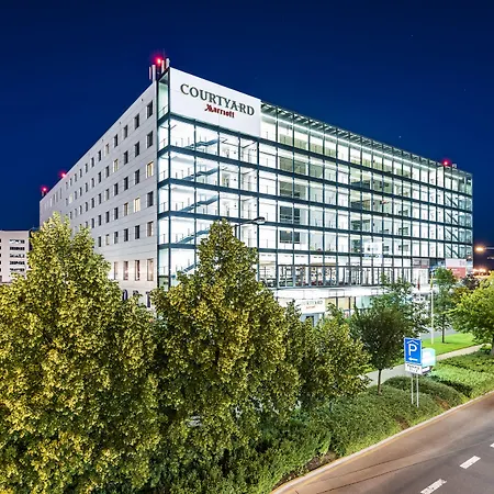 Courtyard By Marriott Airport 4* Praag
